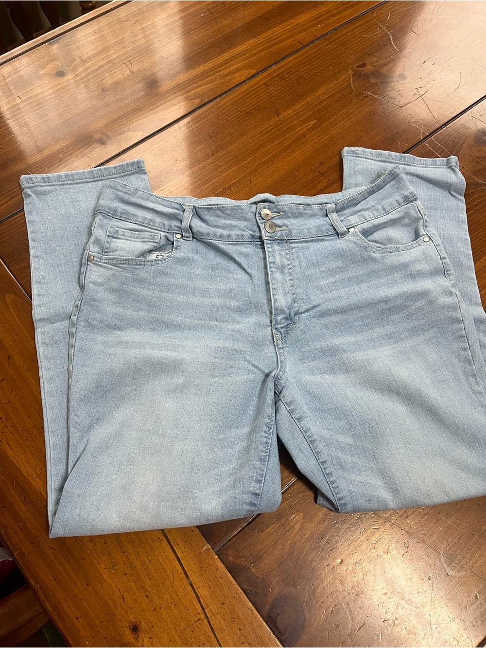 d. jeans Women's Light Wash Stretch Denim Double Button Jeans 16